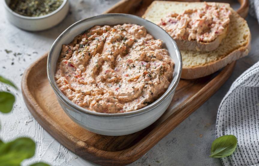 Sabrinas PaprikaKäseDip im Monsieur Cuisine ZauberMix