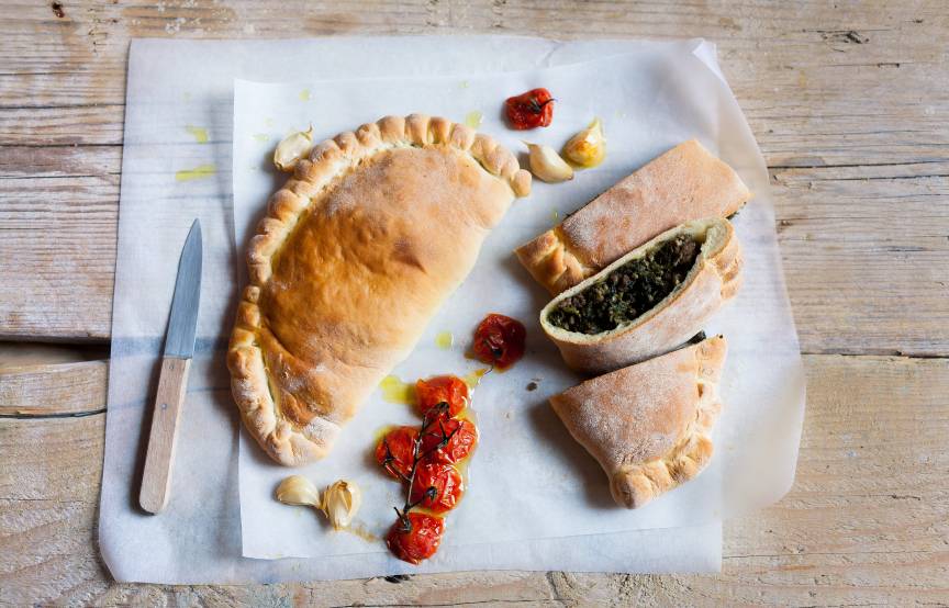 Hackfleisch-Spinat-Calzone mit dem Monsieur Cuisine | ZauberMix Hackfleisch-Spinat-Calzone mit dem Monsieur Cuisine | ZauberMix