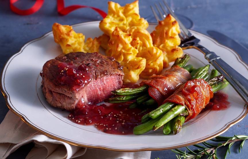 Weihnachtsfilet mit Zauberkartoffeln und Preiselbeersoße | ZauberMix