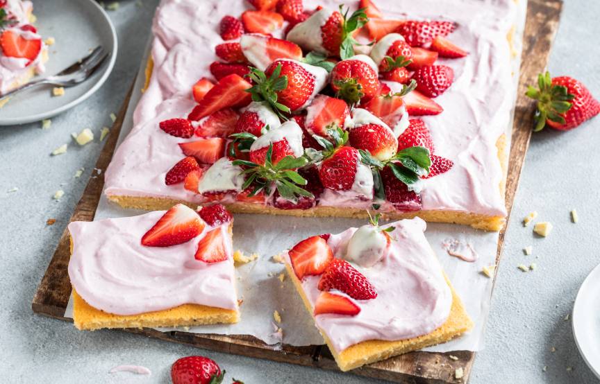 Schneller Erdbeer-Quark-Kuchen vom Blech | ZauberMix