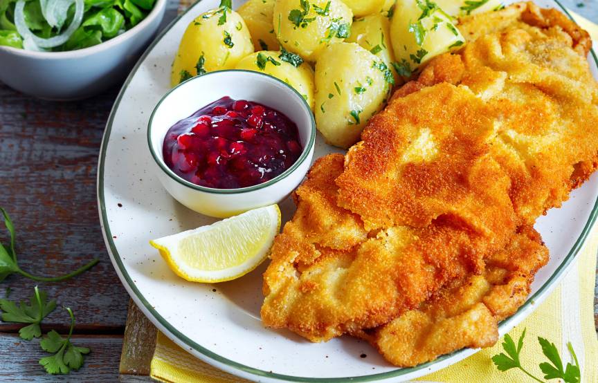 Wiener Schnitzel mit Petersilienkartoffeln und grünem Salat | ZauberMix