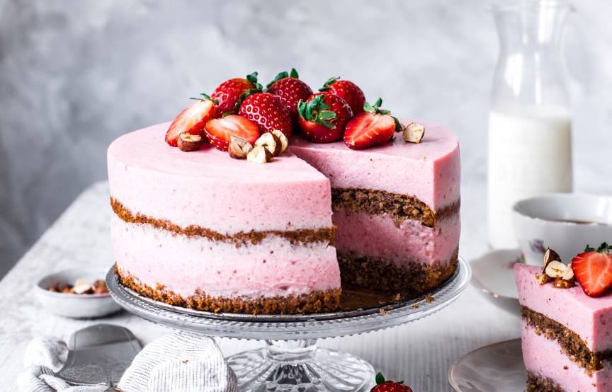 Cremige Erdbeer-Buttermilch-Torte | ZauberMix