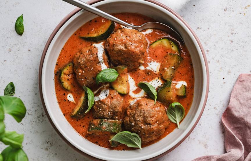 Italienischer Zucchinitopf mit Hackbällchen | ZauberMix Italienischer Zucchinitopf mit Hackbällchen | ZauberMix