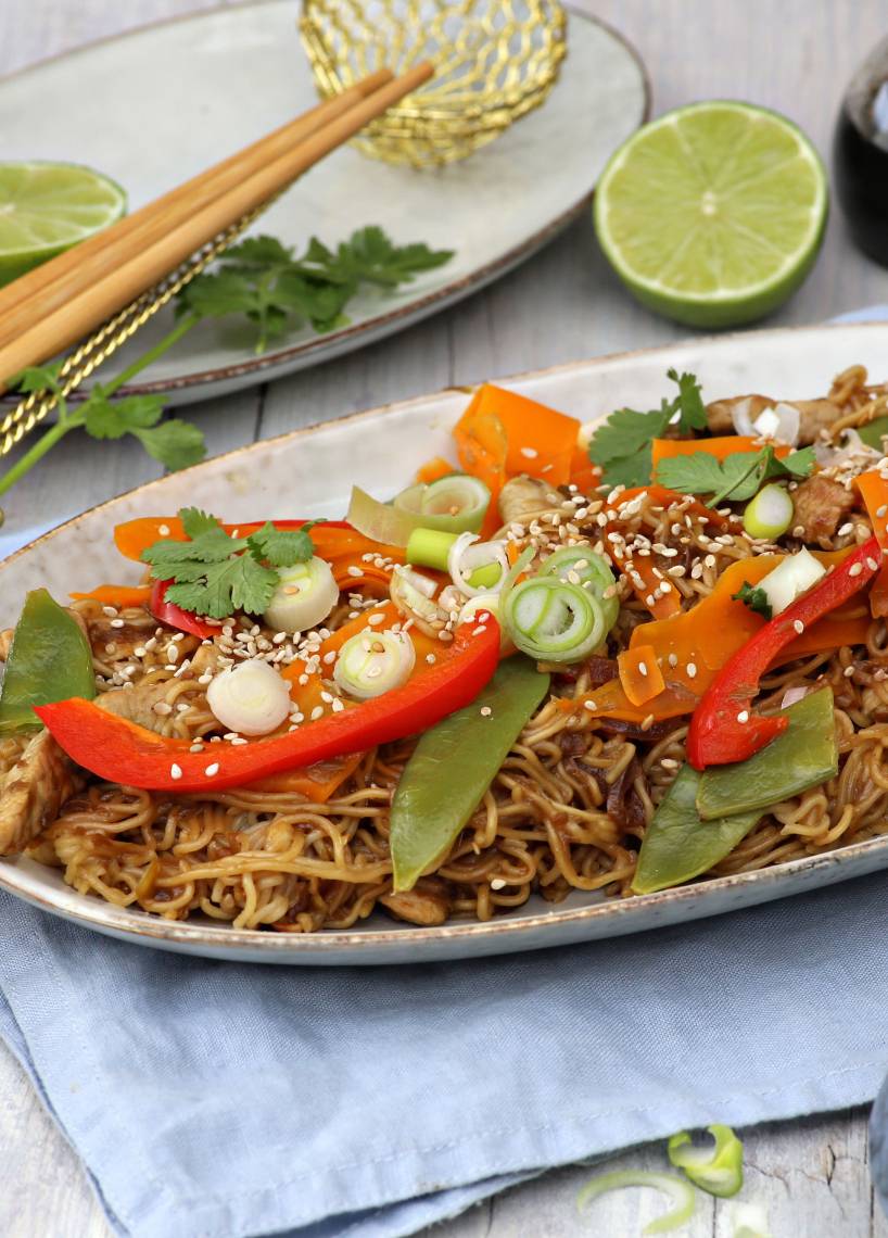 Bratnudeln mit Schweinefleisch im Monsieur Cuisine | ZauberMix Bratnudeln mit Schweinefleisch im Monsieur Cuisine | ZauberMix