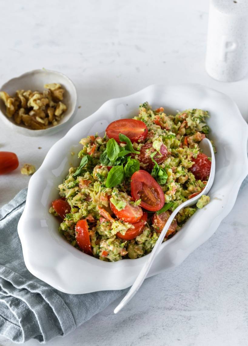 Blitz-Brokkolisalat mit Feta im Monsieur Cuisine | ZauberMix Blitz-Brokkolisalat mit Feta im Monsieur Cuisine | ZauberMix