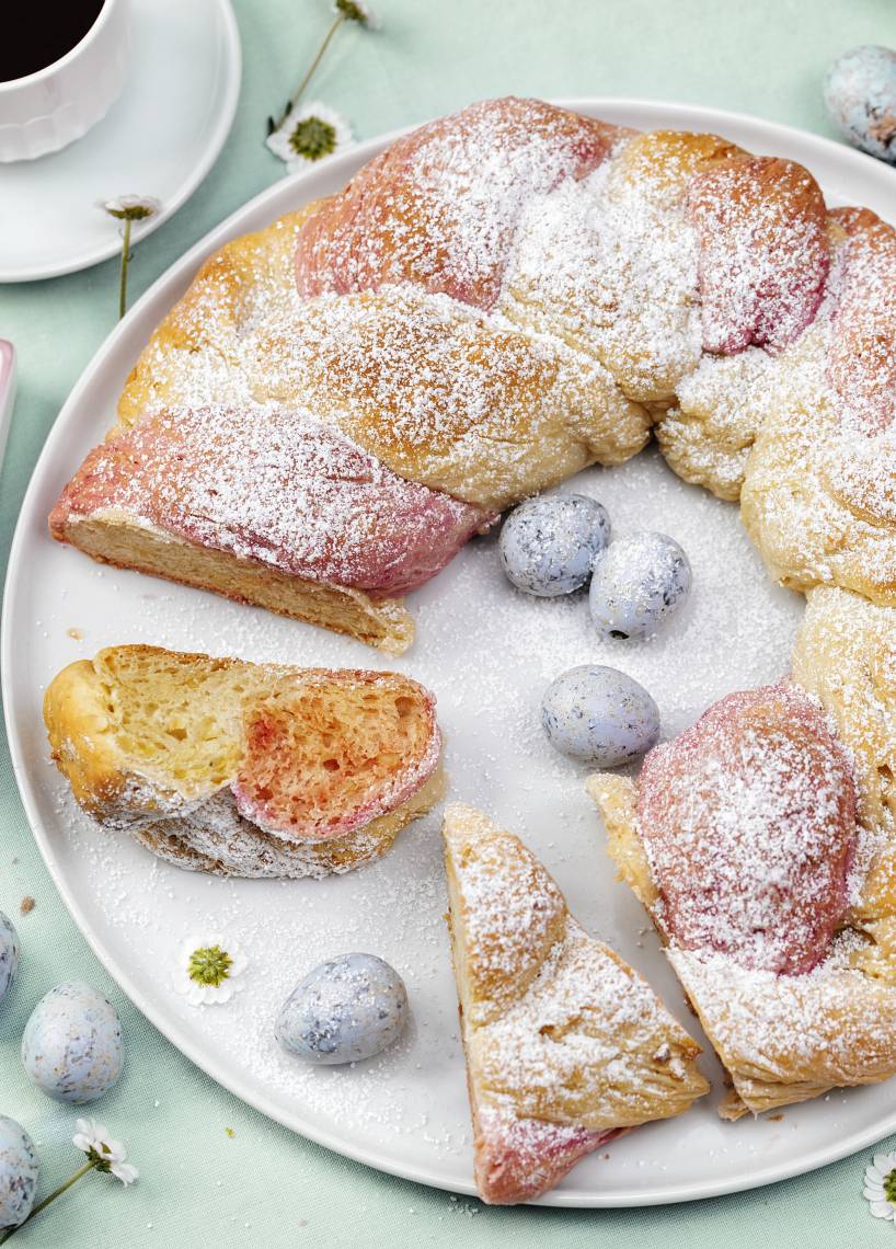 Bunter Osterkranz mit Mandeln