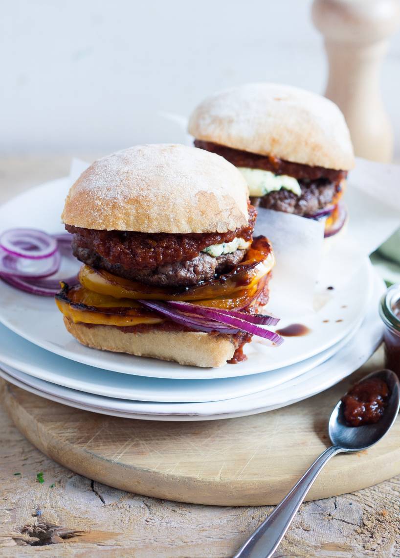 Burger mit Balsamico-Tomaten-Soße