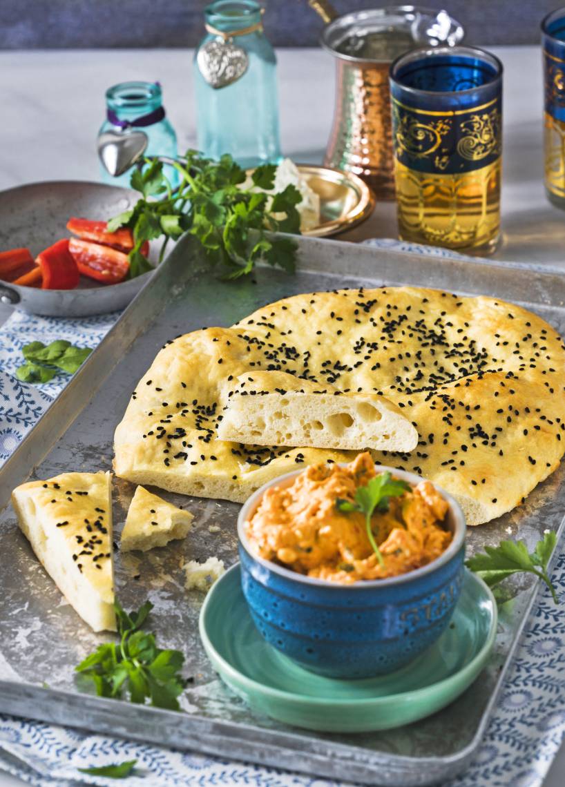 Fladenbrot mit Feta-Paprika-Creme