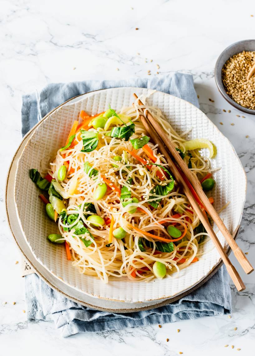 Glasnudelsalat mit Sweet-Chili-Dressing
