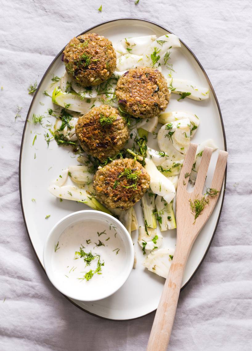 Grünkernbratlinge mit Joghurtdip im Monsieur Cuisine | ZauberMix Grünkernbratlinge mit Joghurtdip im Monsieur Cuisine | ZauberMix