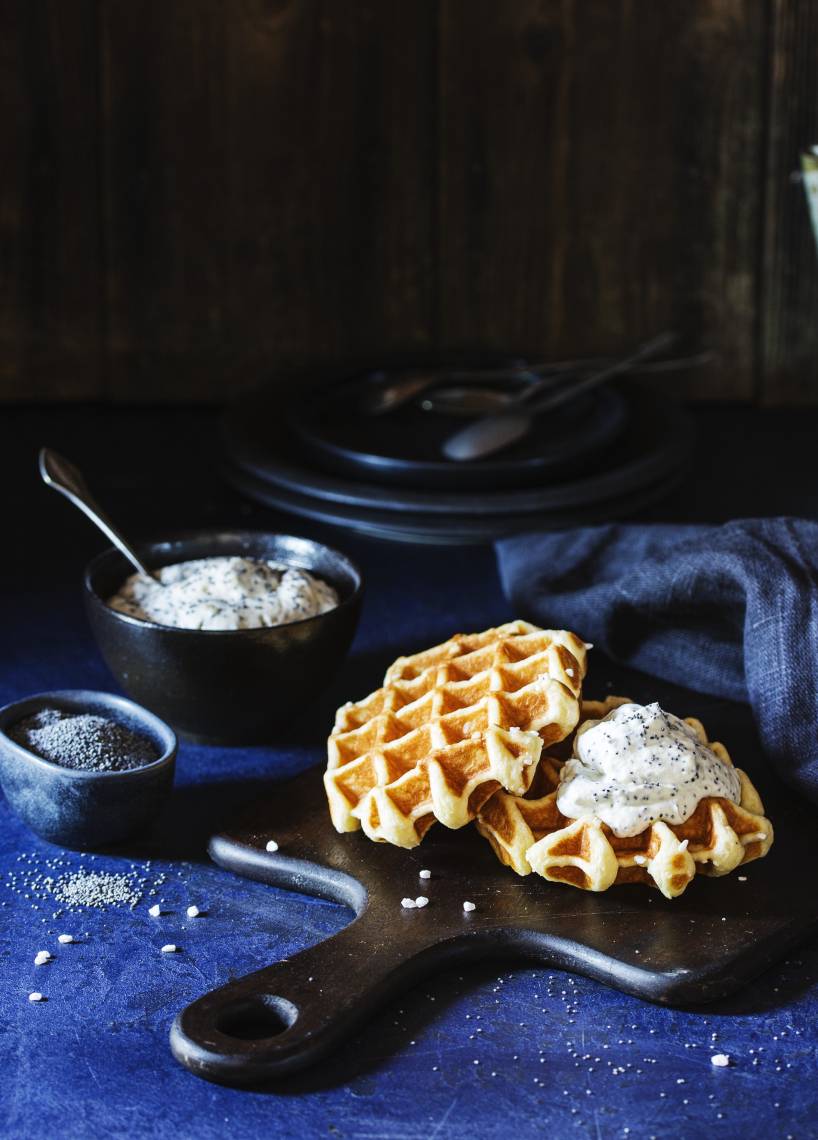 Hefewaffeln mit Mohn-Marzipan-Mascarpone
