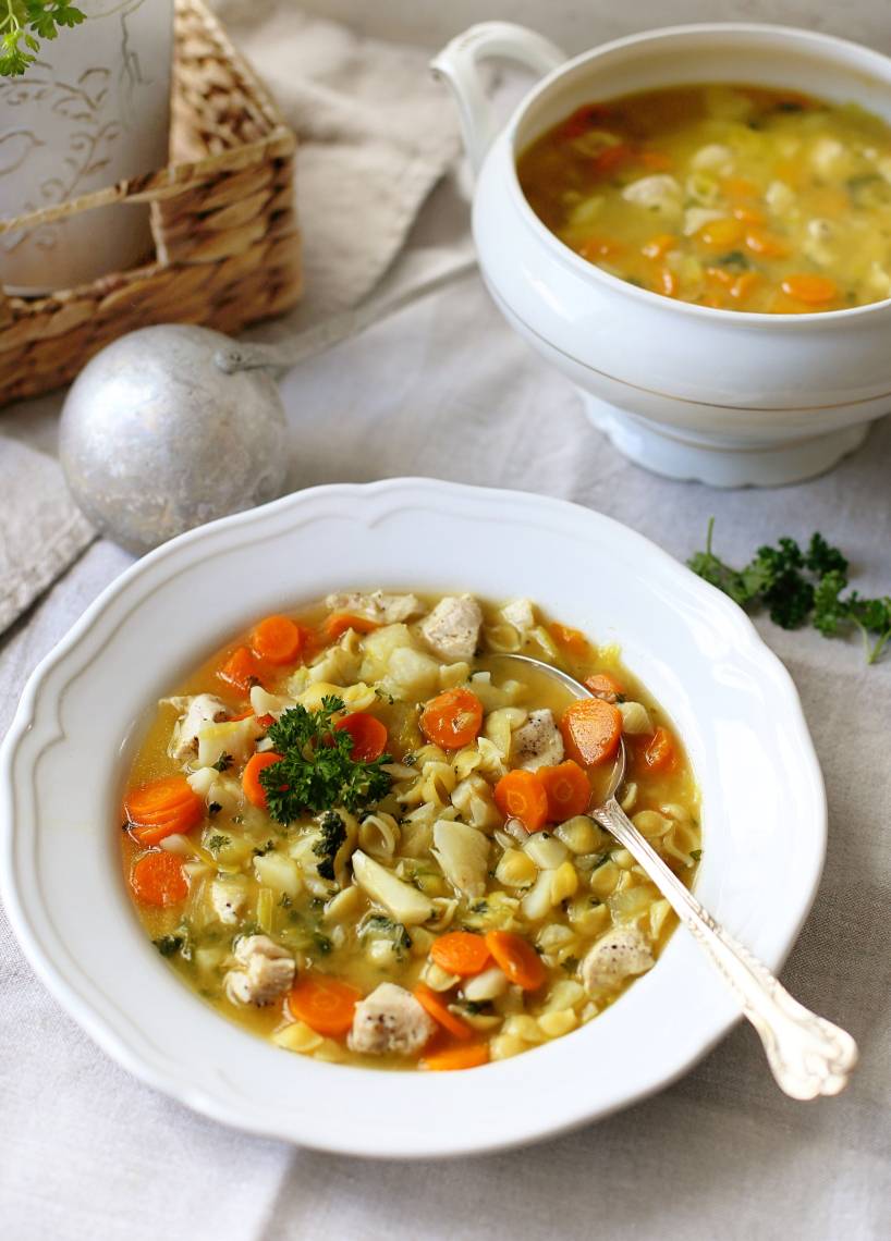 Hühnereintopf mit Nudeln im Monsieur Cuisine | ZauberMix Hühnereintopf mit Nudeln im Monsieur Cuisine | ZauberMix