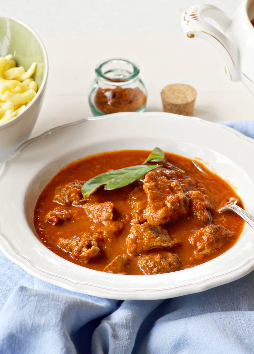 Rindergulasch klassisch im Monsieur Cuisine | ZauberMix Rindergulasch klassisch im Monsieur Cuisine | ZauberMix