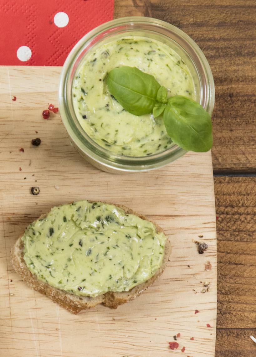 Kräuterbutter selber machen im Monsieur Cuisine | ZauberMix Kräuterbutter selber machen im Monsieur Cuisine | ZauberMix