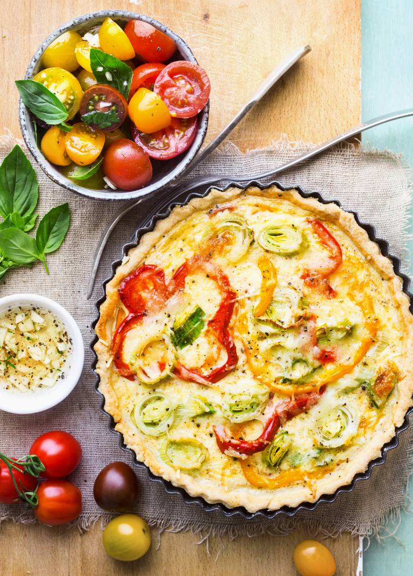 Lauch-Paprika-Tarte mit Tomatensalat