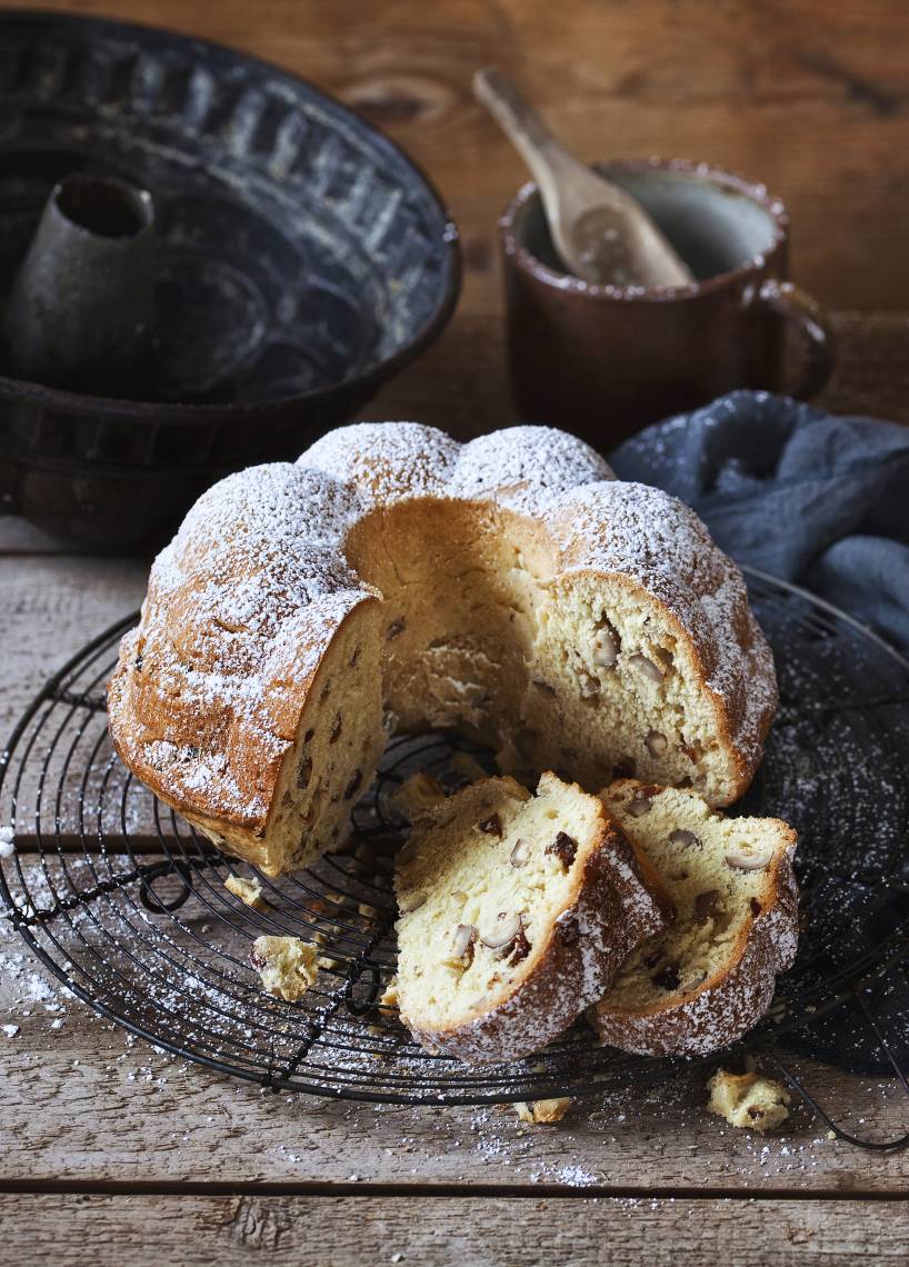 Marzipan-Gugelhupf mit Haselnüssen mit dem Monsieur Cuisine | ZauberMix Marzipan-Gugelhupf mit Haselnüssen mit dem Monsieur Cuisine | ZauberMix
