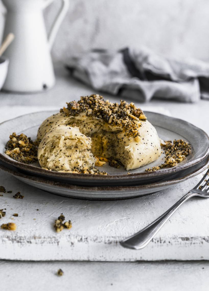 Mohn-Germknödel mit Marzipancreme aus dem Monsieur Cuisine | ZauberMix Mohn-Germknödel mit Marzipancreme aus dem Monsieur Cuisine | ZauberMix