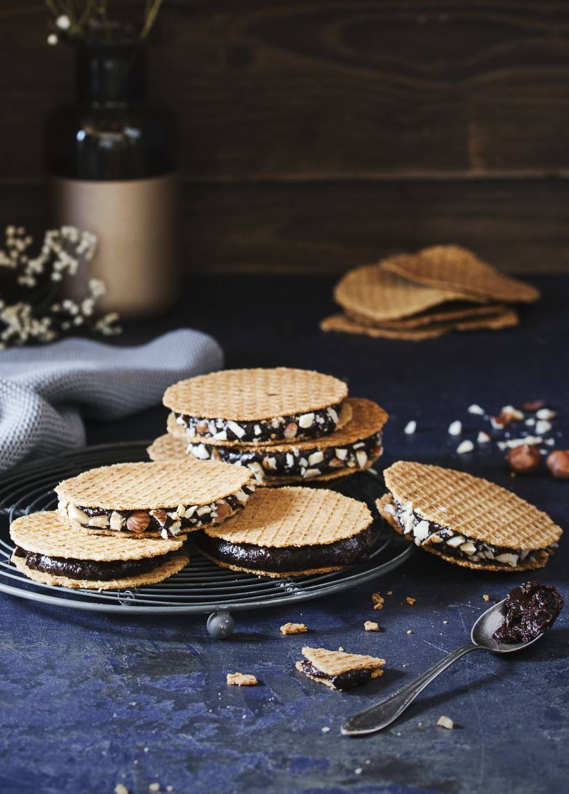 Nusswaffel-Sandwiches mit Nuss-Nugat-Füllung
