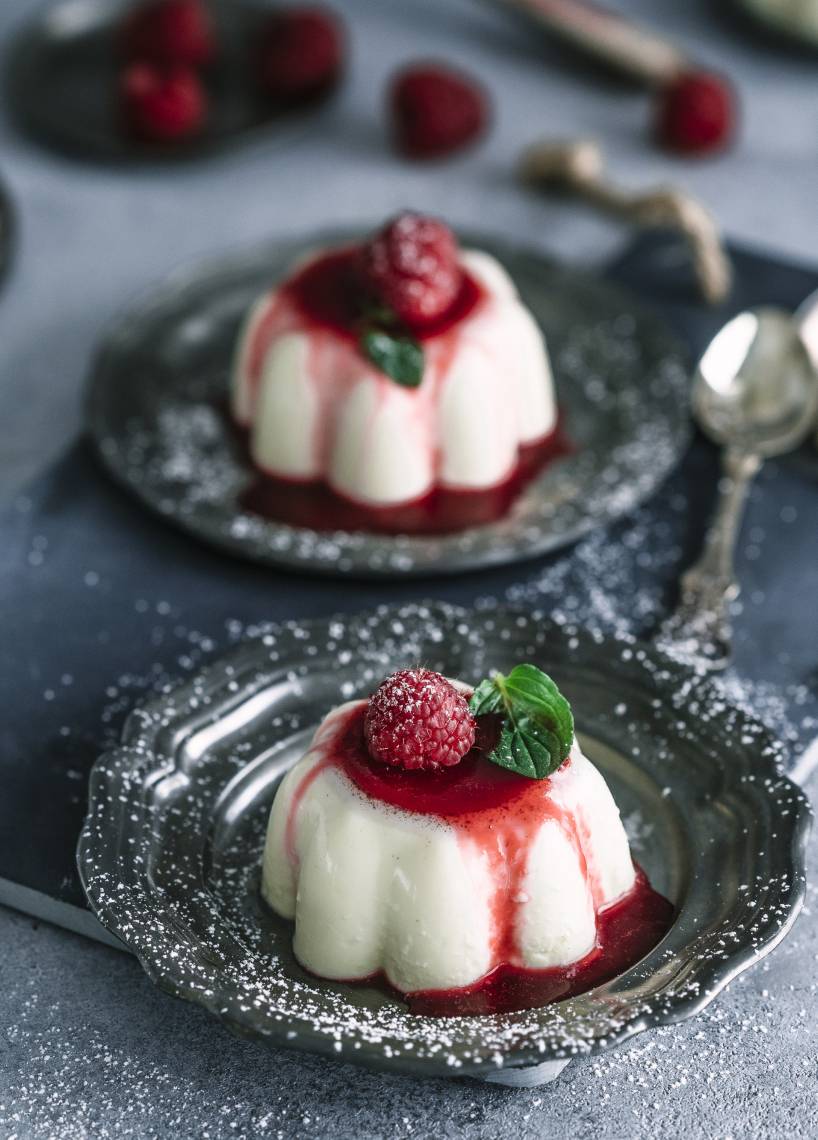 Panna cotta mit Himbeersoße
