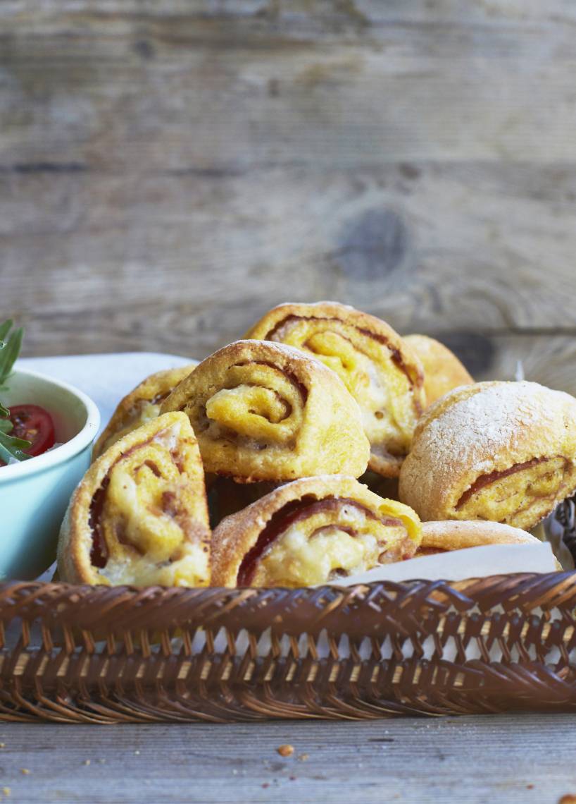 Pizzabrötchen mit Schinken Monsieur Cuisine | ZauberMix Pizzabrötchen mit Schinken Monsieur Cuisine | ZauberMix