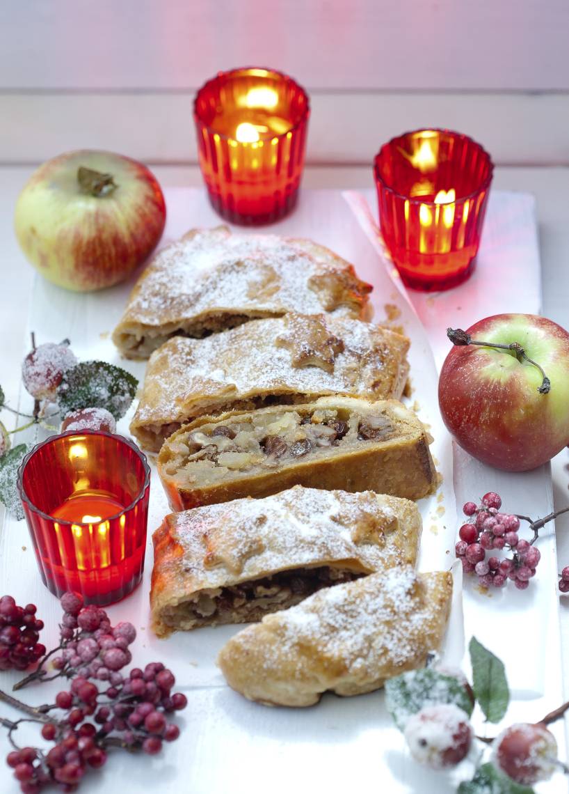 Schneller und einfacher Apfelstrudel mit dem Monsieur Cuisine | ZauberMix Schneller und einfacher Apfelstrudel mit dem Monsieur Cuisine | ZauberMix