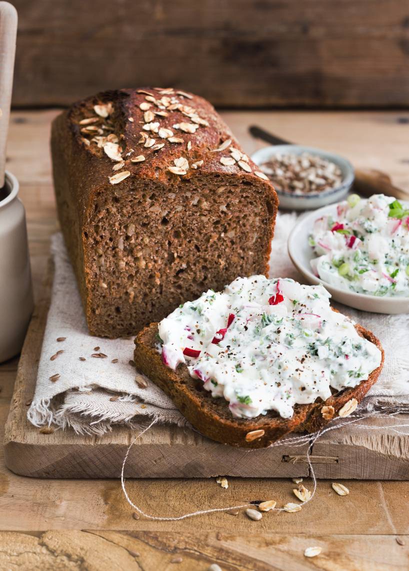 Schwarzbrot mit Kräuterquark | ZauberMix
