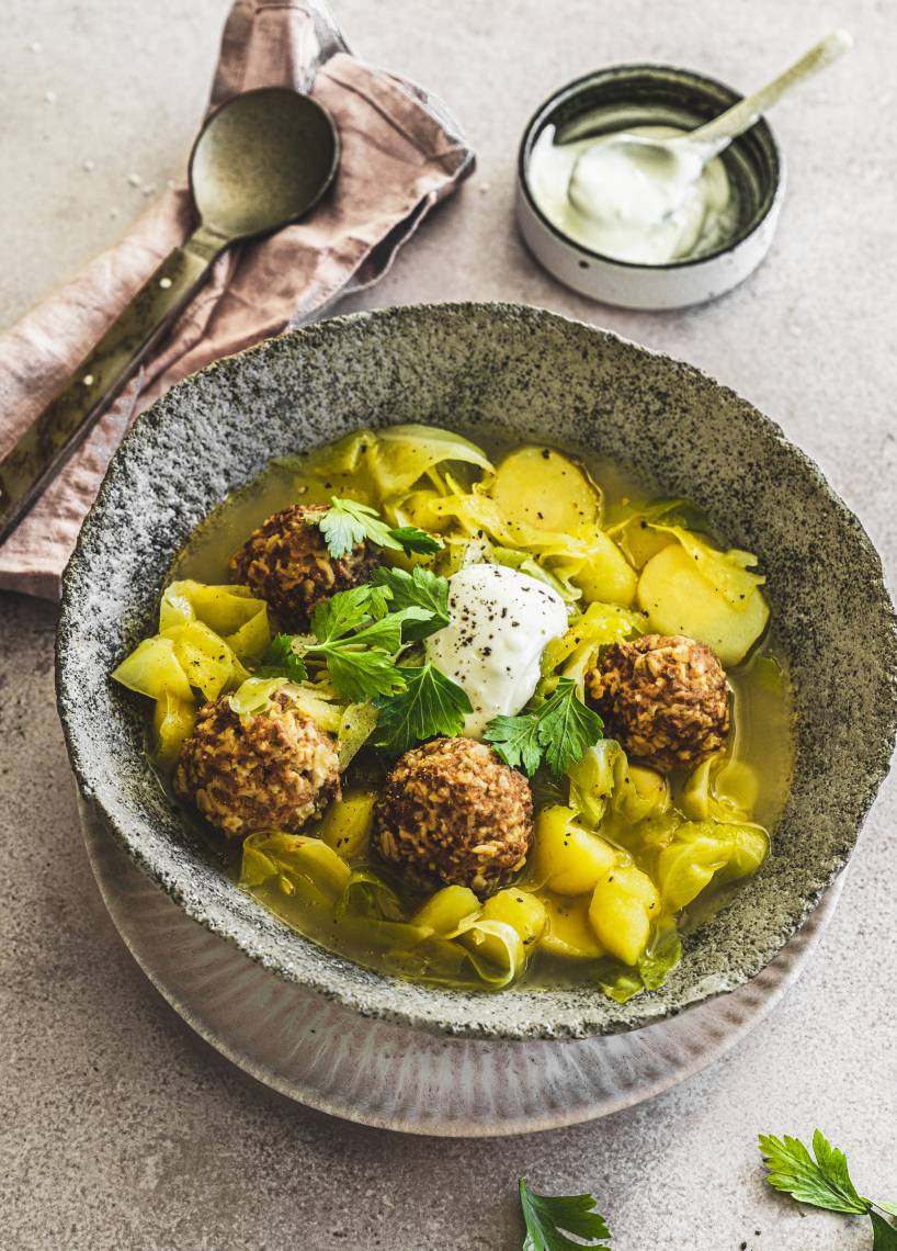 Spitzkohleintopf mit Veggie-Hackbällchen aus dem Monsieur Cuisine ...