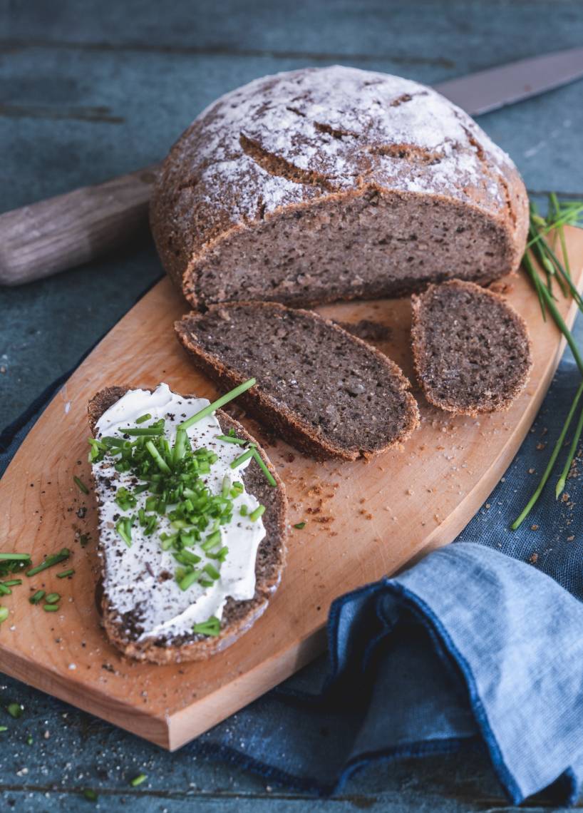 Walnuss-Krustenbrot mit Kartoffelmehl