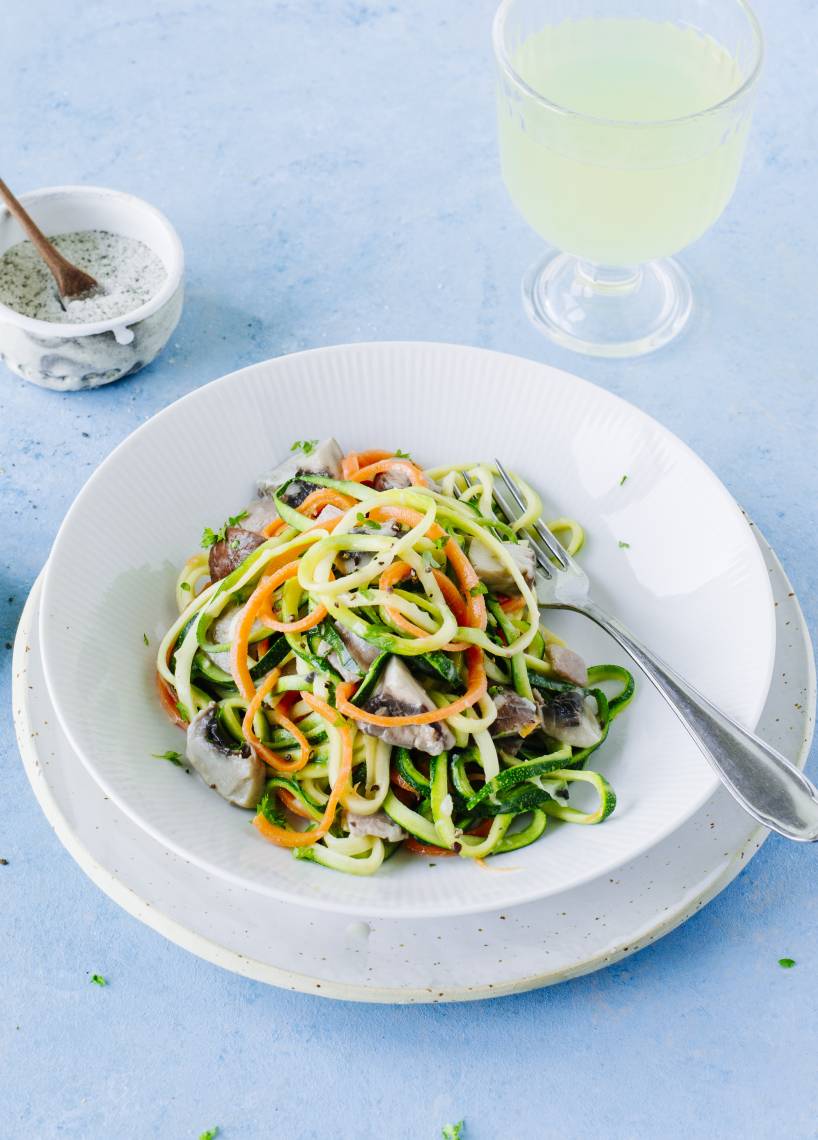 Zoodles in Schinken-Sahnesoße