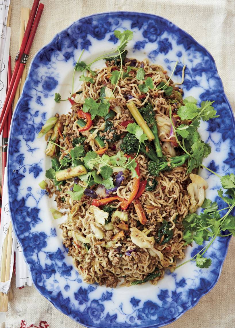 Asiatische Nudelpfanne mit Hack aus dem Monsieur Cuisine | ZauberMix Asiatische Nudelpfanne mit Hack aus dem Monsieur Cuisine | ZauberMix