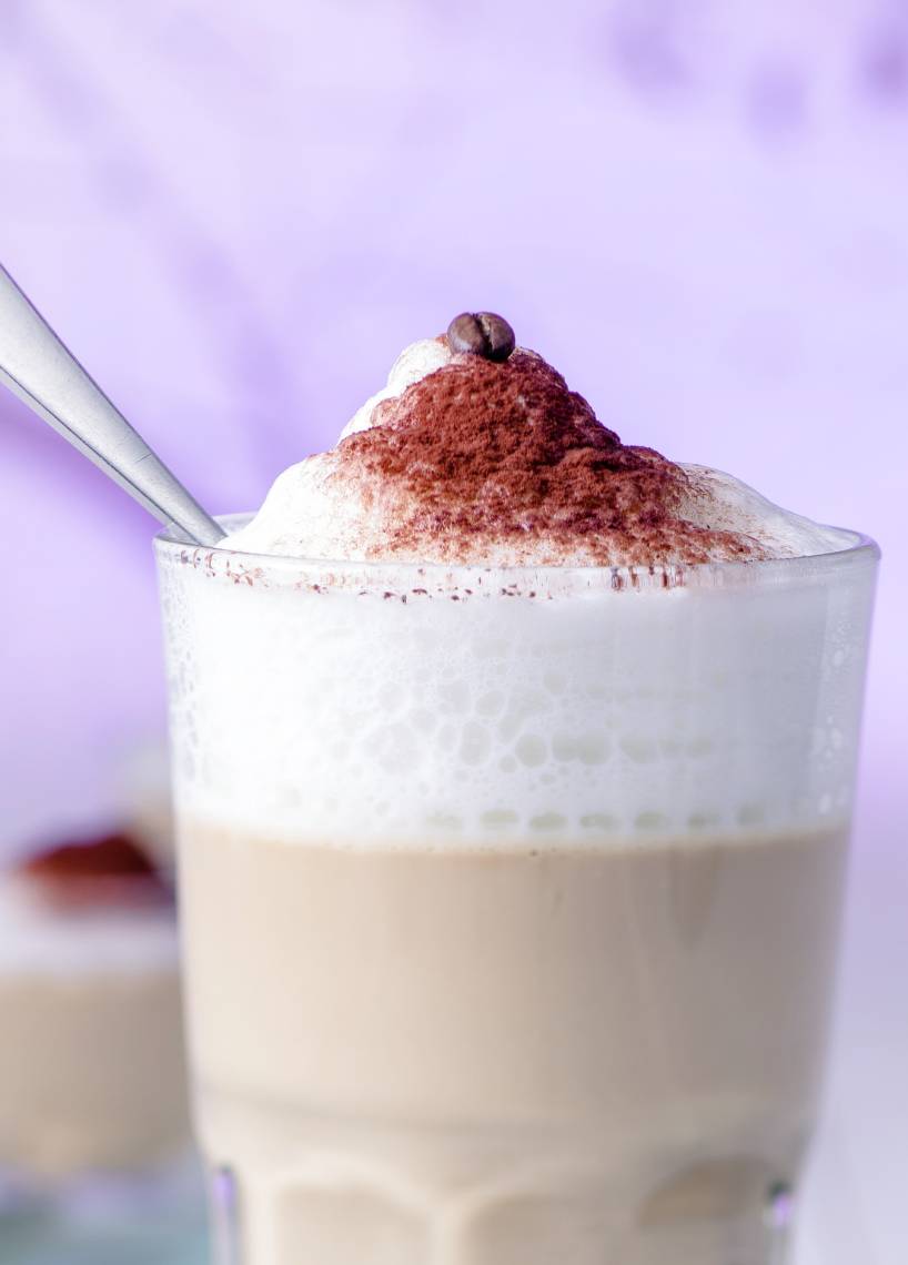 Baileys-Panna-Cotta mit Milchschaumhaube