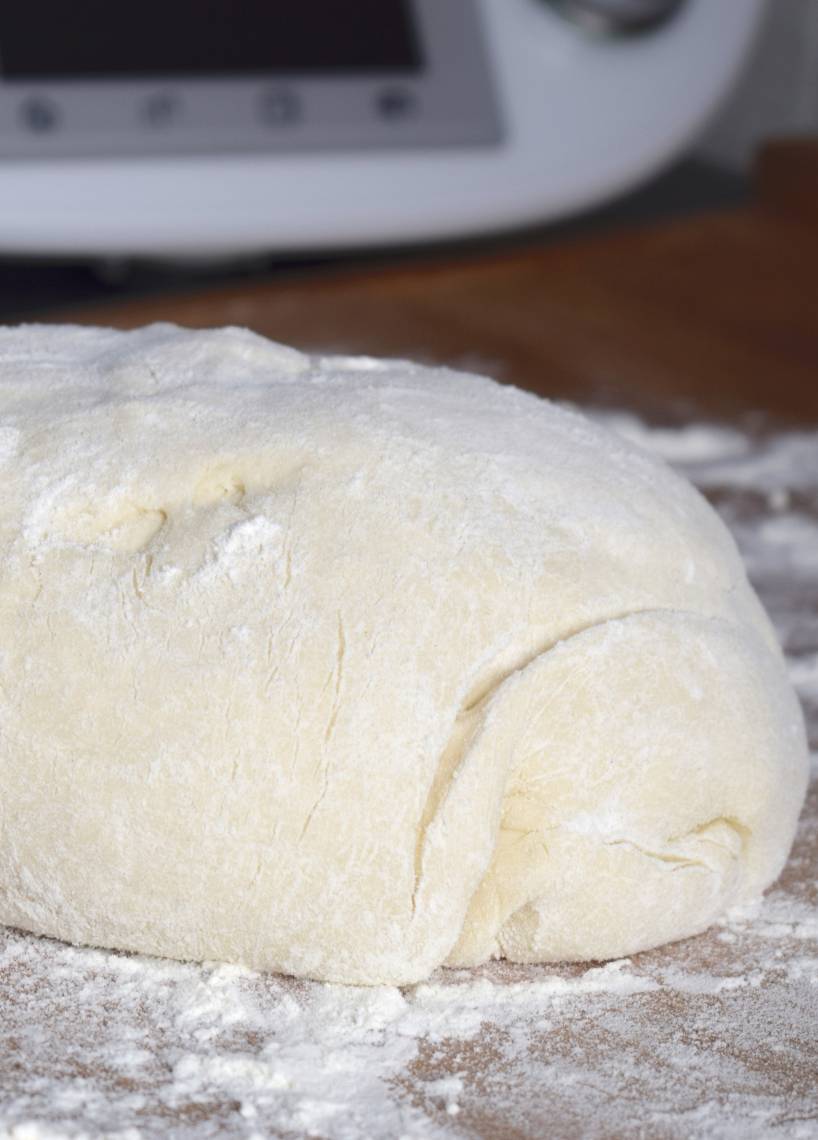 Grundrezept für Pizzateig aus dem Monsieur Cuisine | ZauberMix