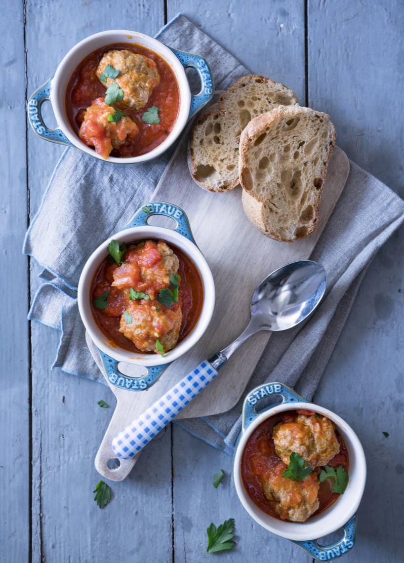 Hackbällchen mit Tomatensoße im Monsieur Cuisine | ZauberMix Hackbällchen mit Tomatensoße im Monsieur Cuisine | ZauberMix