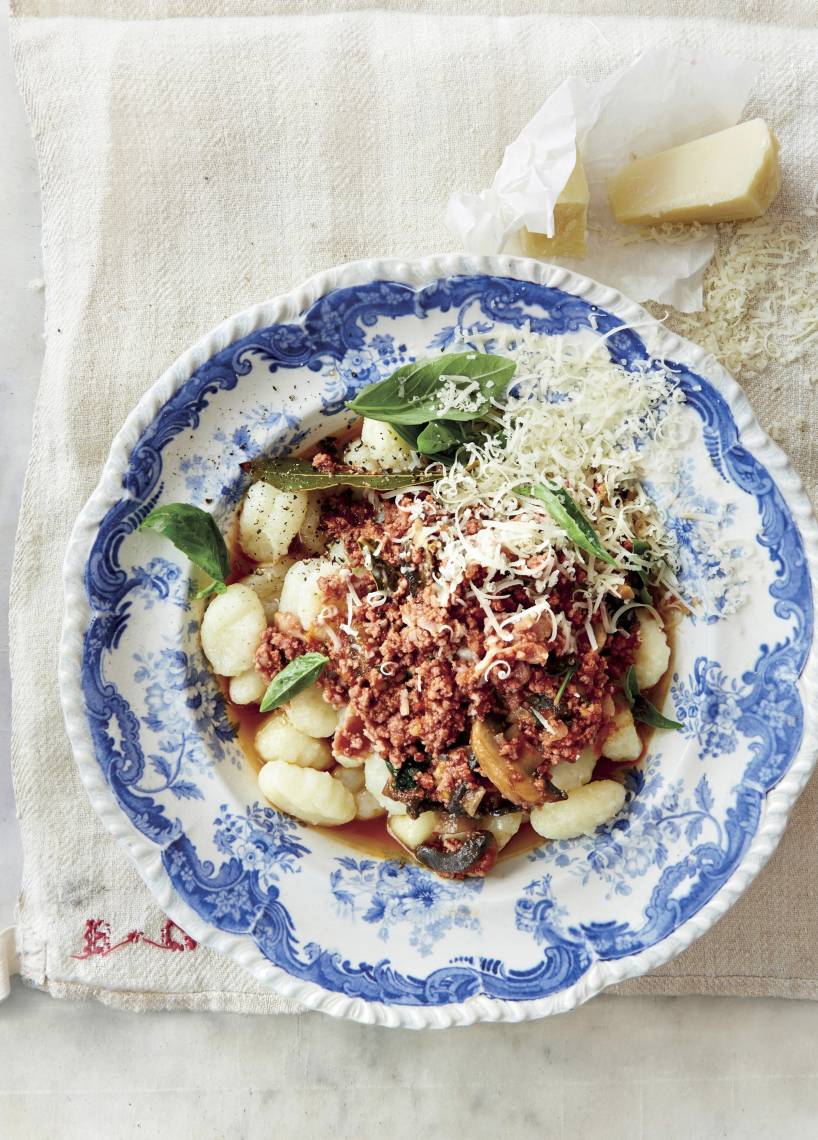 Hackfleisch-Ragout mit Gnocchi im Monsieur Cuisine | ZauberMix Hackfleisch-Ragout mit Gnocchi im Monsieur Cuisine | ZauberMix