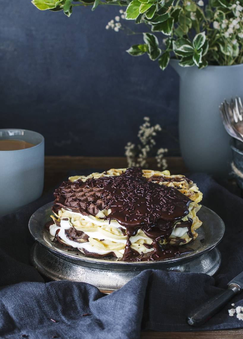 Waffelturm mit Schokoladensoße aus dem Monsieur Cuisine | ZauberMix