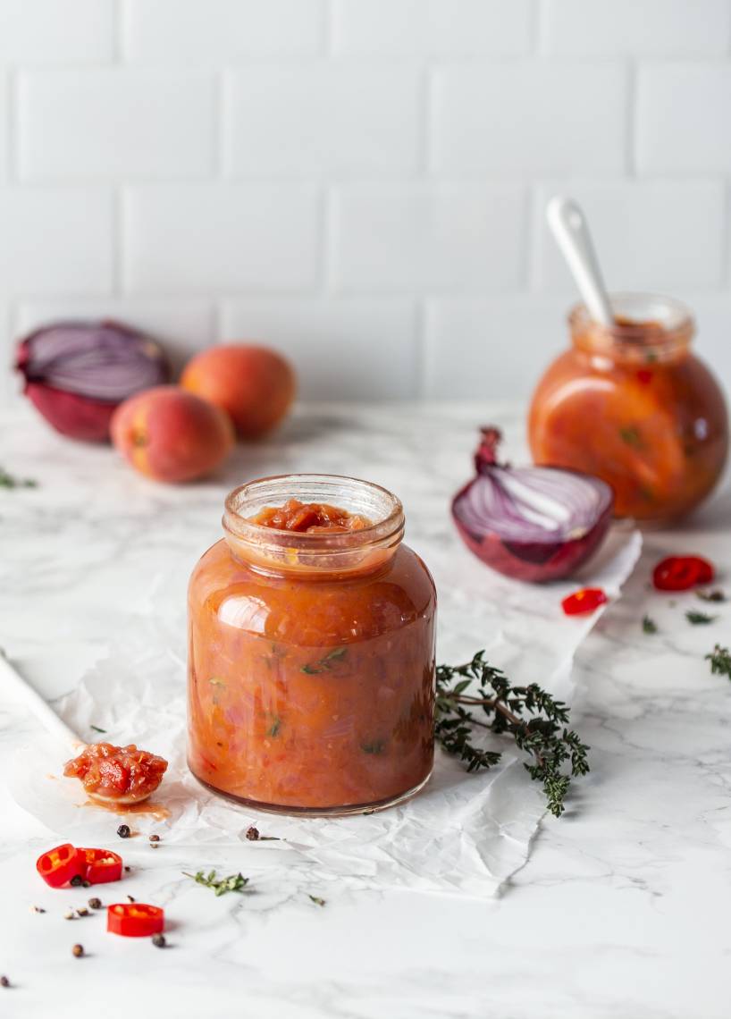 Rotes Zwiebel-Chutney mit Aprikose