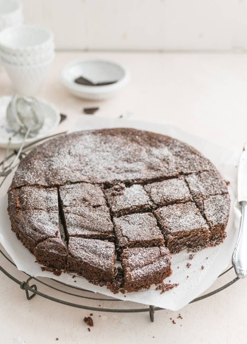 Schokoladenbrownie mit gemahlenen Mandeln