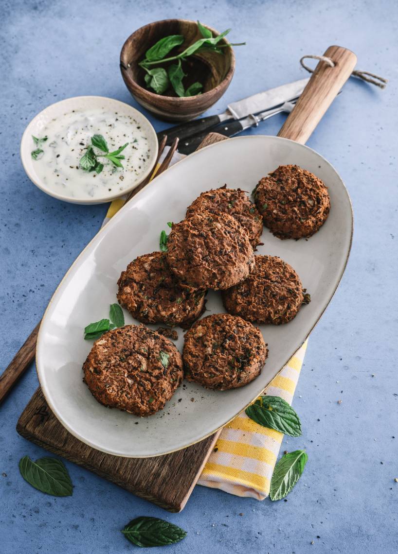 Schwarze-Bohnen-Frikadellen mit Dip im Monsieur Cuisine | ZauberMix