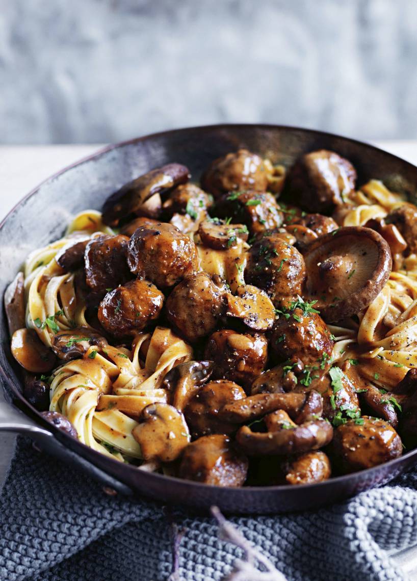 Tagliatelle mit Ragout und Pilzen im Monsieur Cuisine | ZauberMix Tagliatelle mit Ragout und Pilzen im Monsieur Cuisine | ZauberMix