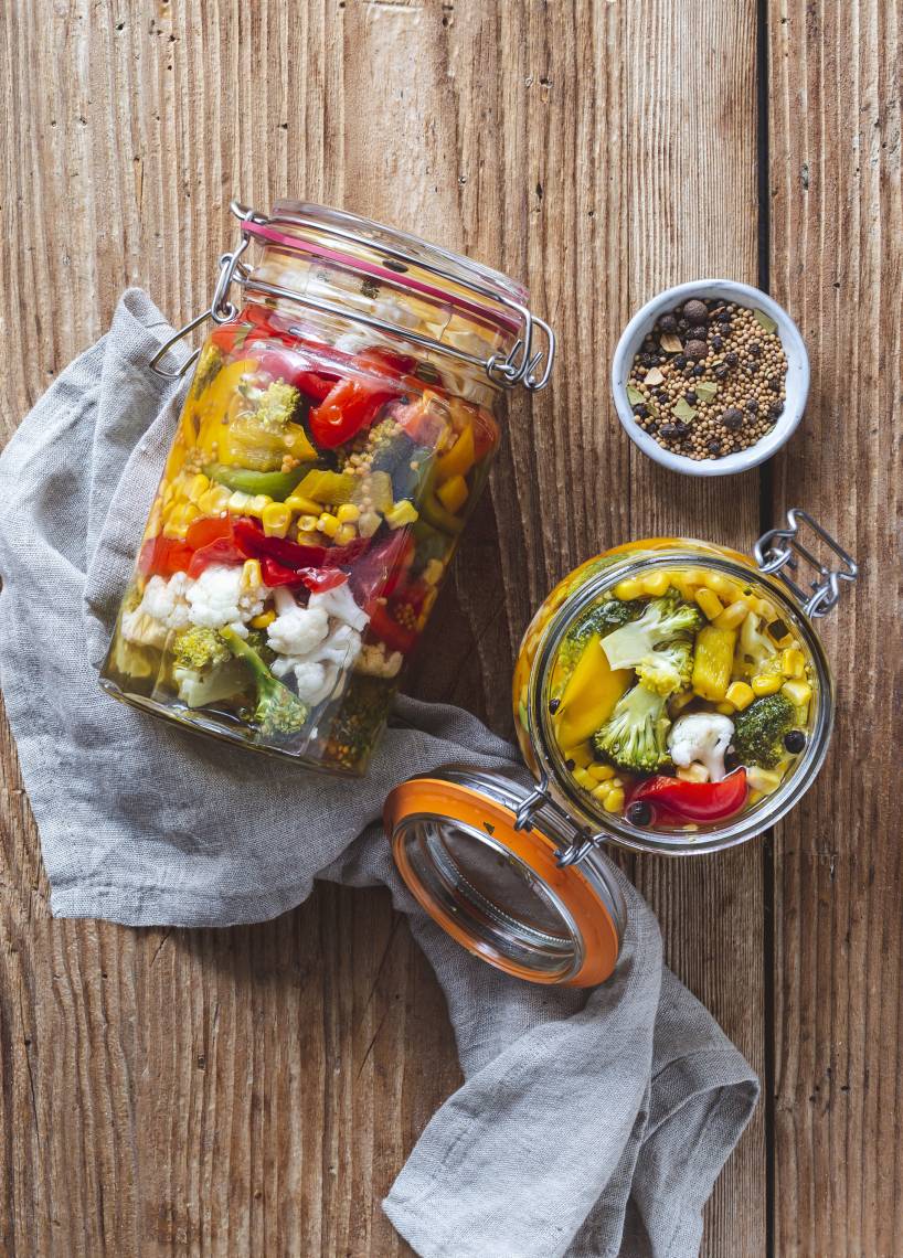 Buntes Gemüse im Glas mit dem Monsieur Cuisine
