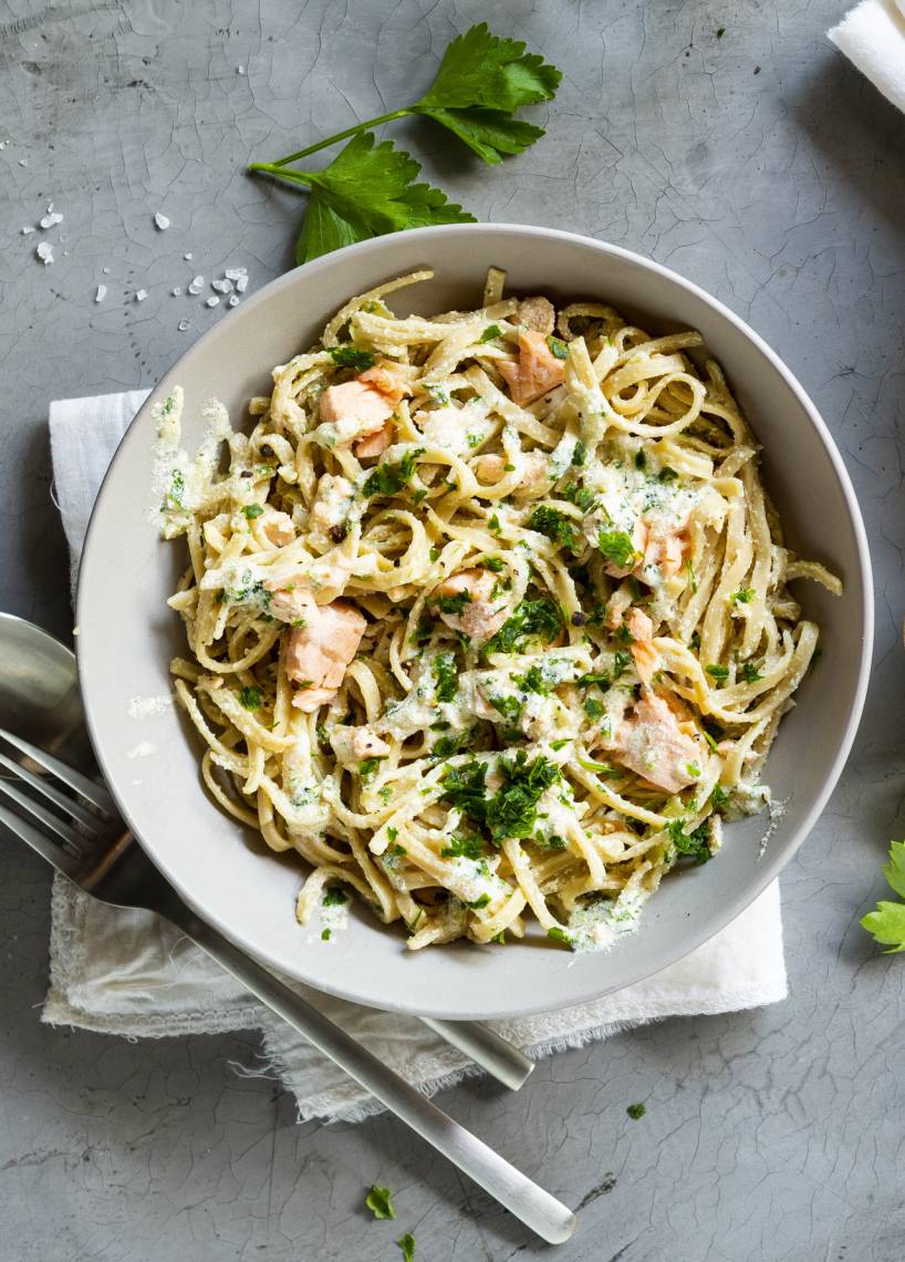 Vollkorn–Bandnudeln mit Lachs