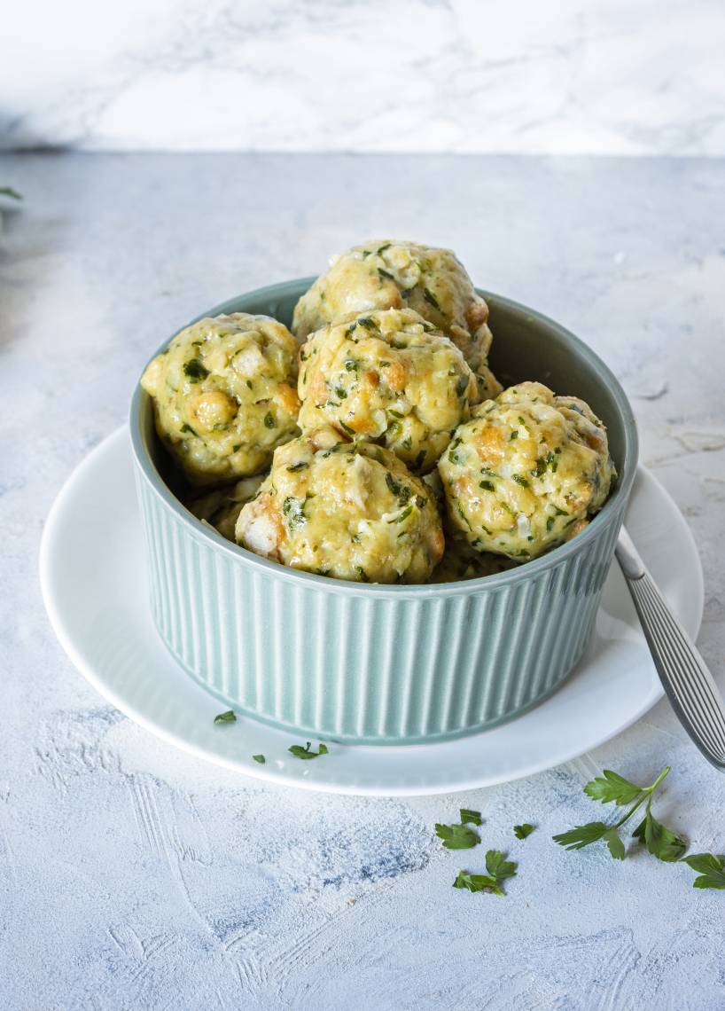 Grundrezept für Semmelknödel mit dem Monsieur Cuisine | ZauberMix Grundrezept für Semmelknödel mit dem Monsieur Cuisine | ZauberMix