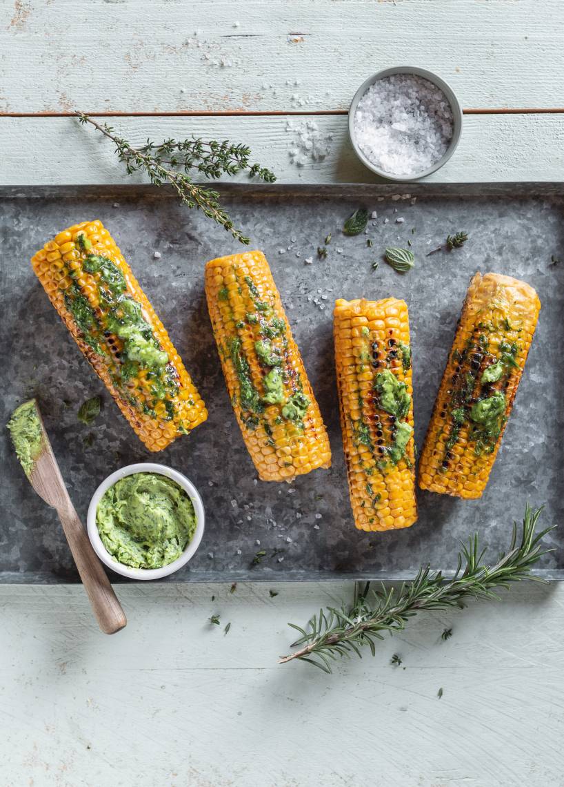 Maiskolben mit Kräuter-Knoblauch-Butter