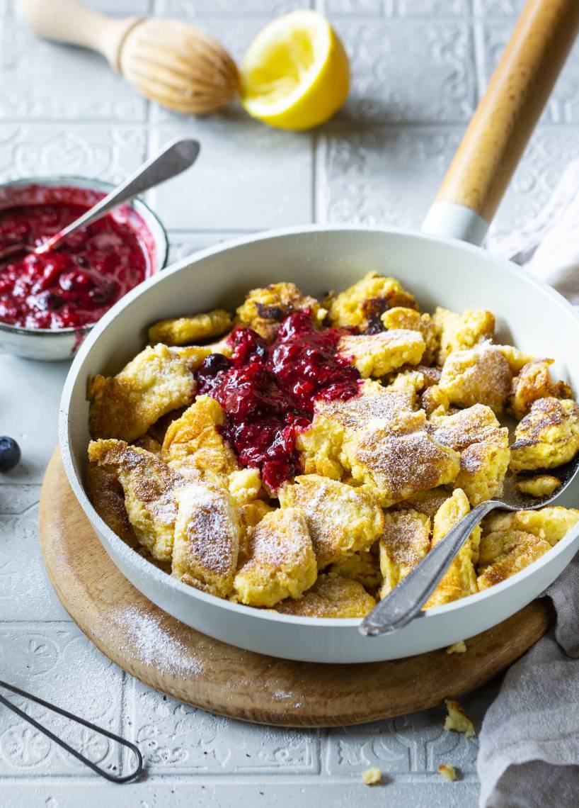 Kaiserschmarrn mit Beerenmus aus dem Monsieur Cuisine | ZauberMix Kaiserschmarrn mit Beerenmus aus dem Monsieur Cuisine | ZauberMix