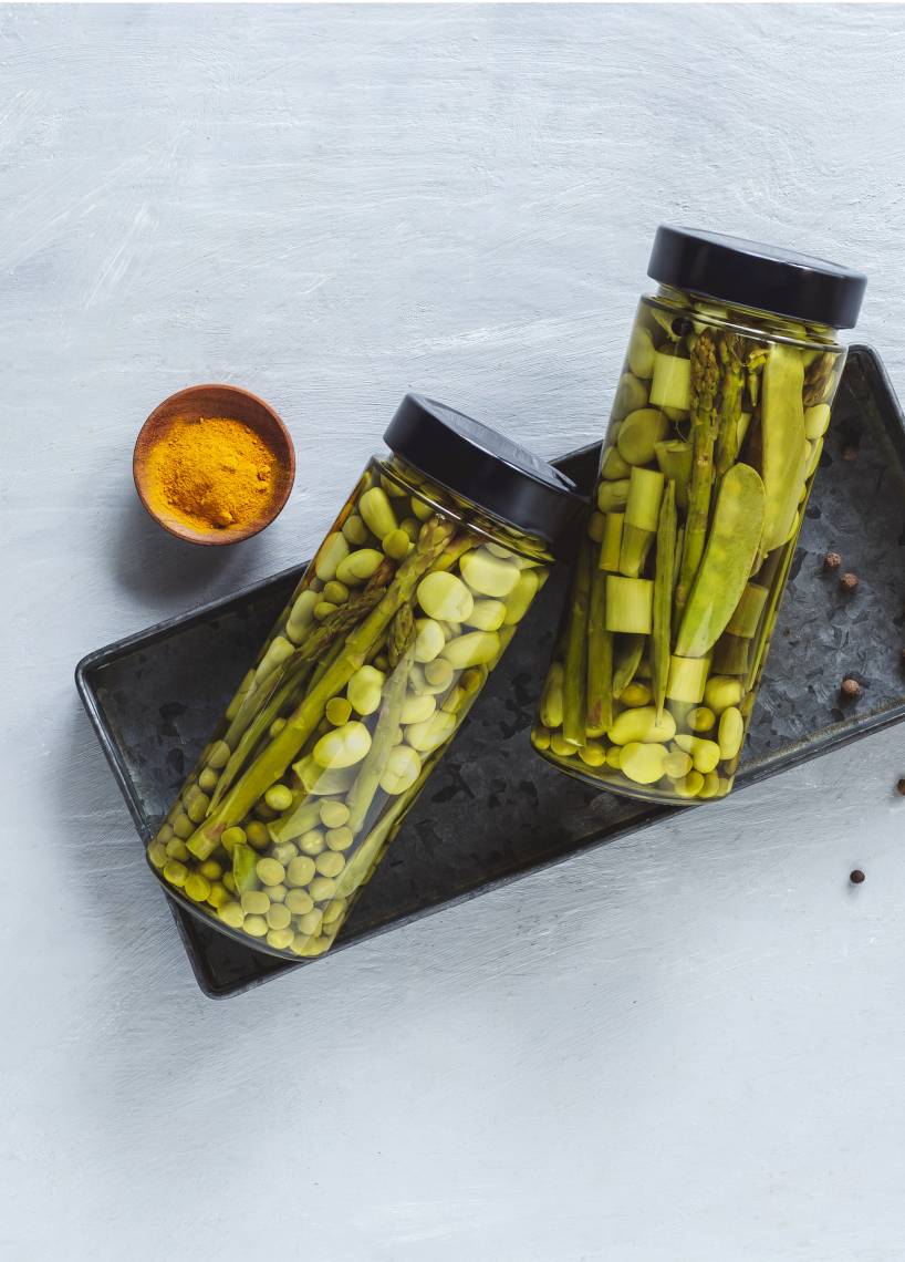 Grünes Gemüse im Glas