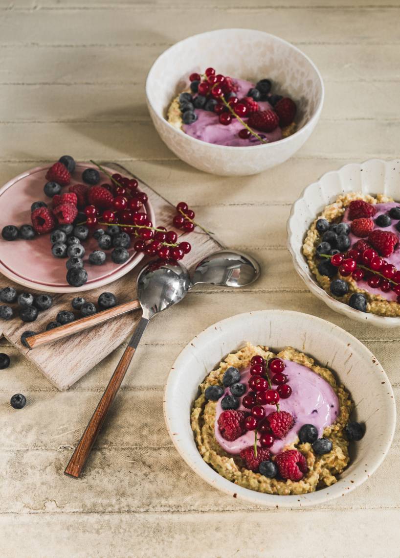 Frischkornmüsli mit Skyr und Beeren
