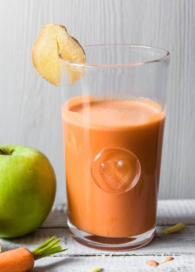 Karotten-Apfel-Saft mit Ingwer