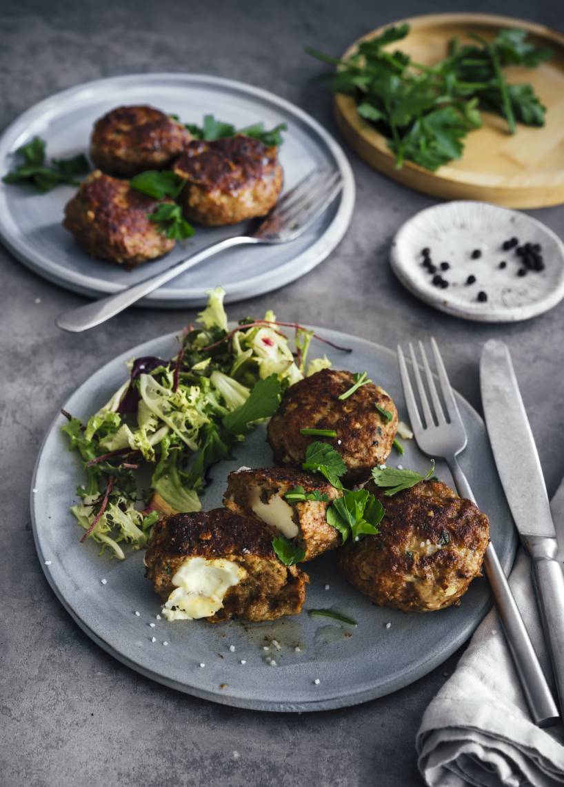 Mit Feta gefüllte Frikadellen im Monsieur Cuisine | ZauberMix Mit Feta gefüllte Frikadellen im Monsieur Cuisine | ZauberMix