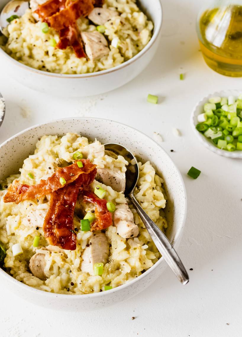 Frühlingsrisotto mit Hähnchen und Bacon