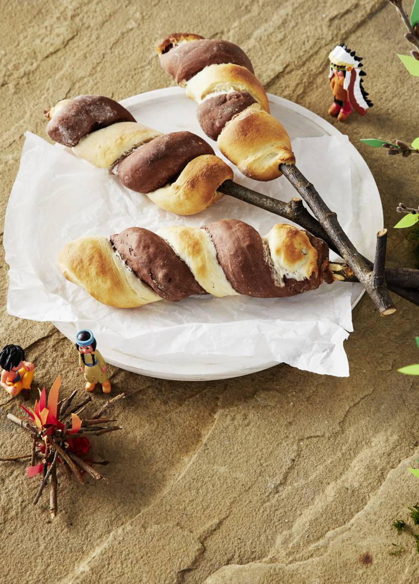 Fluffiges Stockbrot Schwarz-Weiß | ZauberMix Fluffiges Stockbrot Schwarz-Weiß | ZauberMix